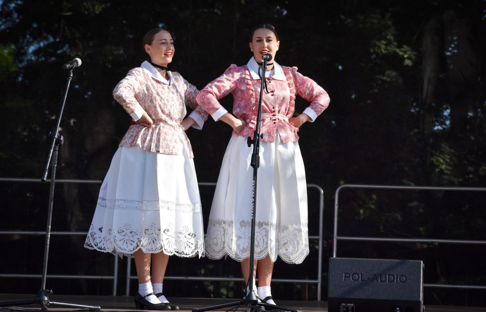 Zdjęcie w galerii na portalu naszraciborz.pl: Zamek Piastowski sercem święta kultur – Powiat Raciborski celebruje różnorodność wiadomości z regionu