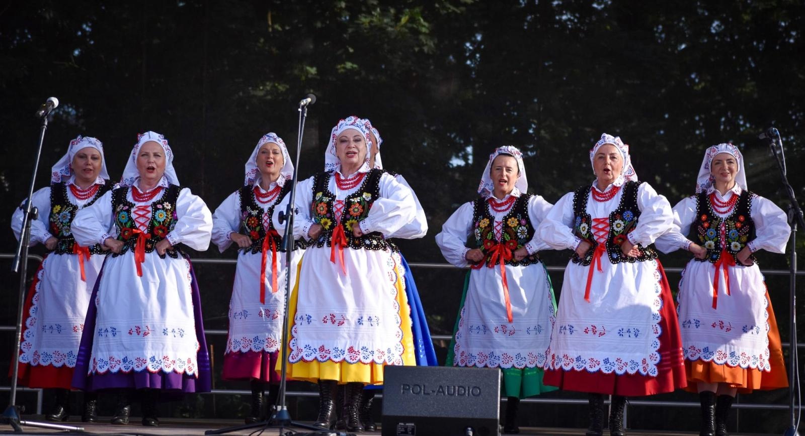 Zdjęcie w galerii na portalu naszraciborz.pl: Zamek Piastowski sercem święta kultur – Powiat Raciborski celebruje różnorodność wiadomości z regionu