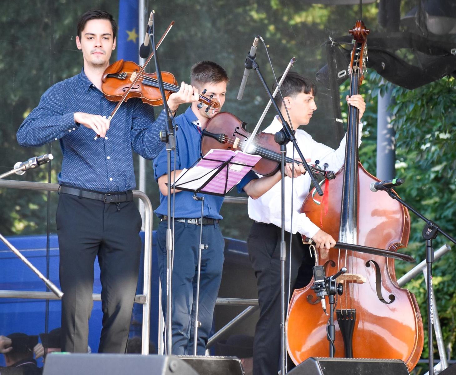 Zdjęcie w galerii na portalu naszraciborz.pl: Zamek Piastowski sercem święta kultur – Powiat Raciborski celebruje różnorodność wiadomości z regionu