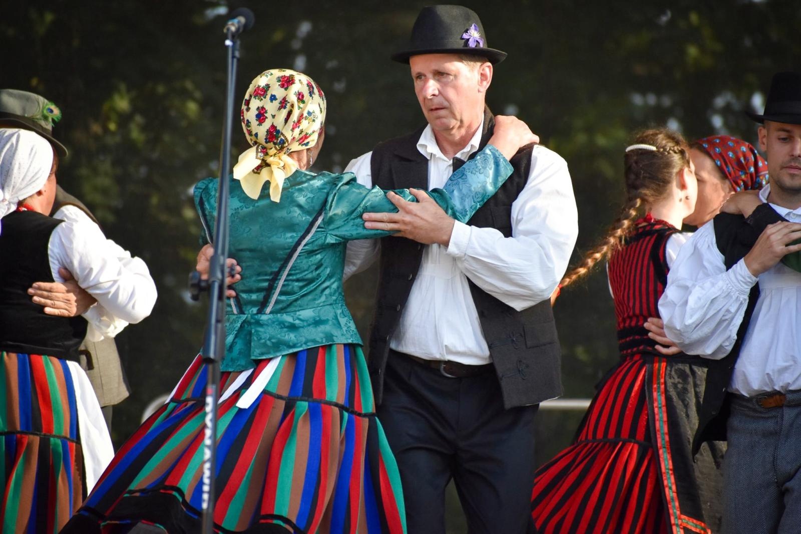 Zdjęcie w galerii na portalu naszraciborz.pl: Zamek Piastowski sercem święta kultur – Powiat Raciborski celebruje różnorodność wiadomości z regionu