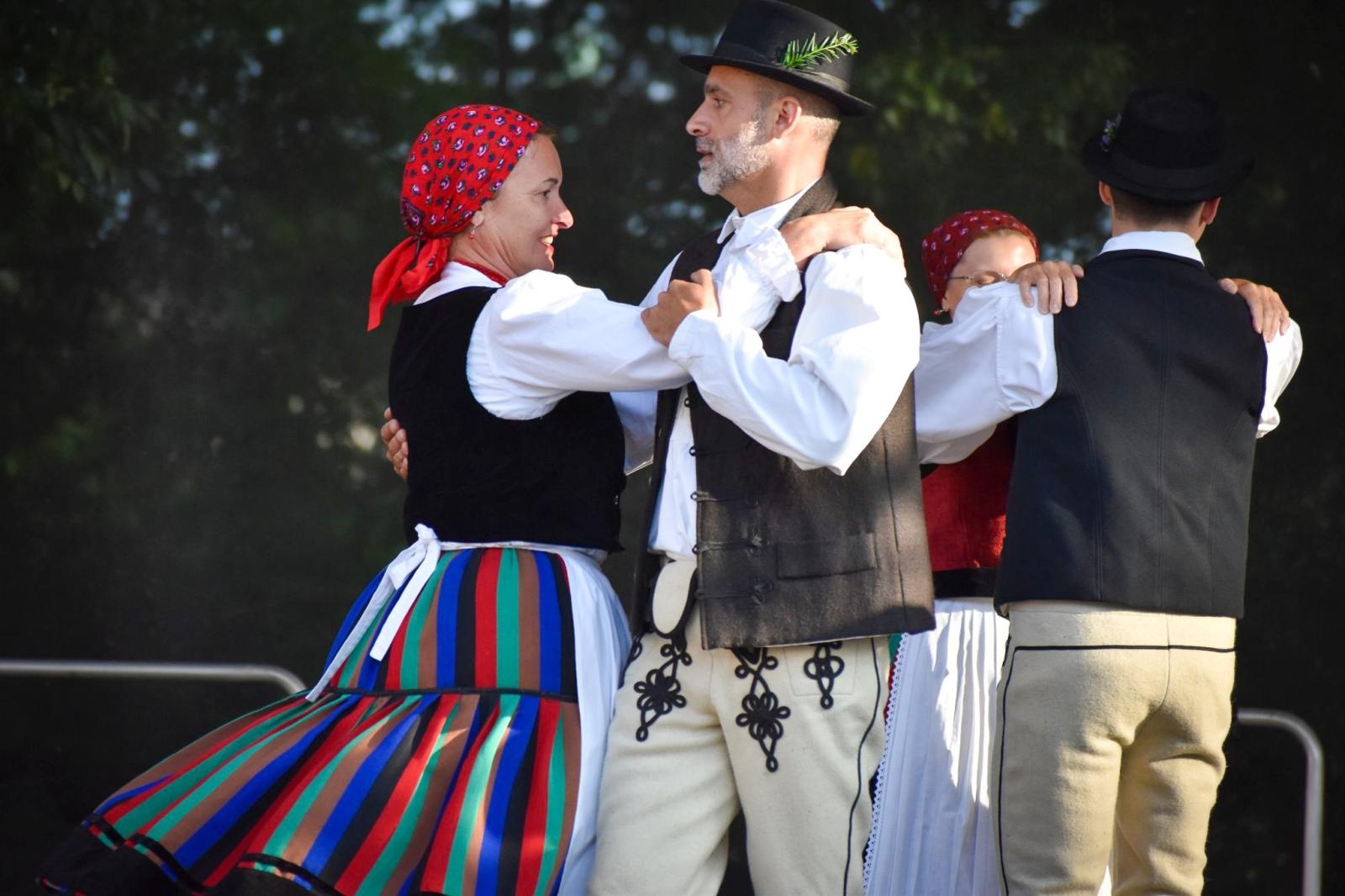 Zdjęcie w galerii na portalu naszraciborz.pl: Zamek Piastowski sercem święta kultur – Powiat Raciborski celebruje różnorodność wiadomości z regionu