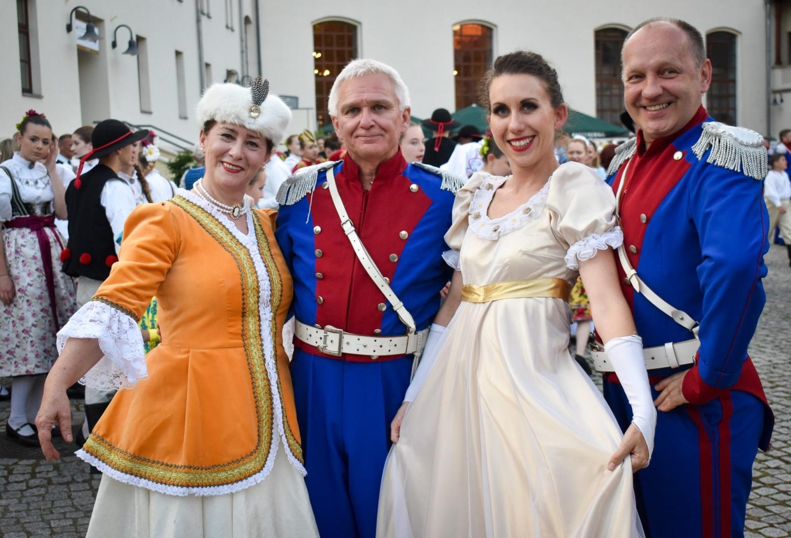 Zdjęcie w galerii na portalu naszraciborz.pl: Zamek Piastowski sercem święta kultur – Powiat Raciborski celebruje różnorodność wiadomości z regionu