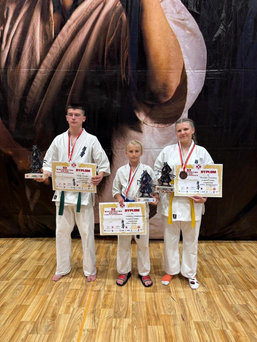 Zdjęcie w galerii na portalu naszraciborz.pl: Raciborscy karatecy z medalami Mistrzostw Polski wiadomości z regionu