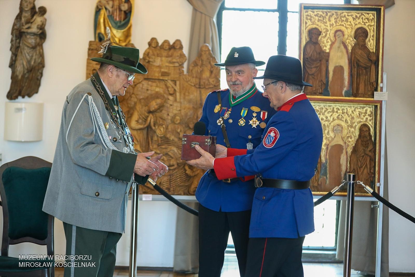 Zdjęcie w galerii na portalu naszraciborz.pl: Niech żyje król! - Intronizacja króla kurkowego w Raciborzu wiadomości z regionu