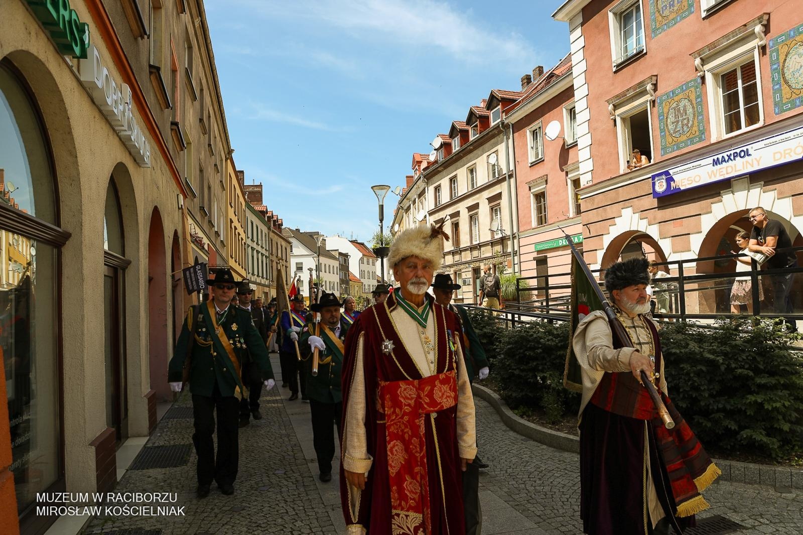 Zdjęcie w galerii na portalu naszraciborz.pl: Niech żyje król! - Intronizacja króla kurkowego w Raciborzu wiadomości z regionu
