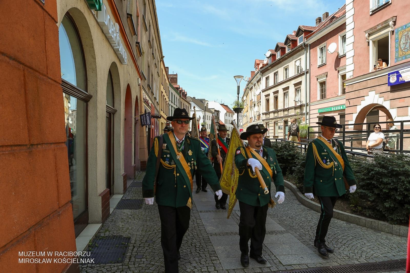 Zdjęcie w galerii na portalu naszraciborz.pl: Niech żyje król! - Intronizacja króla kurkowego w Raciborzu wiadomości z regionu