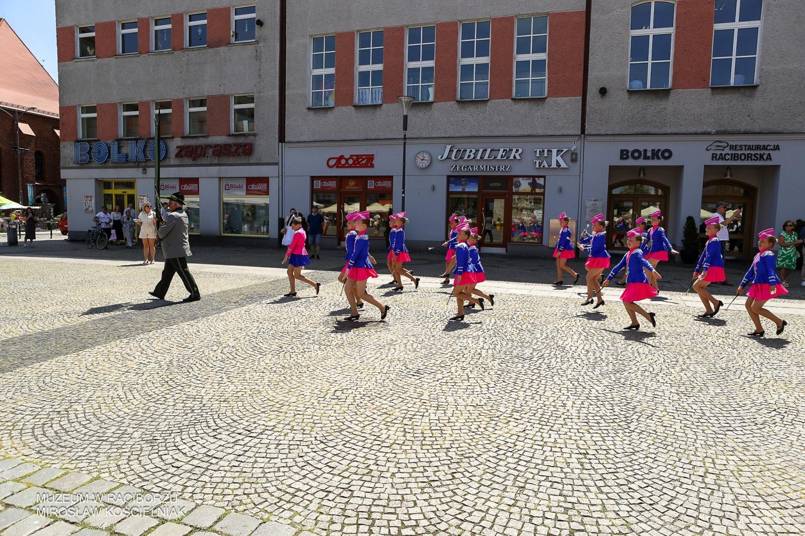 Zdjęcie w galerii na portalu naszraciborz.pl: Niech żyje król! - Intronizacja króla kurkowego w Raciborzu wiadomości z regionu