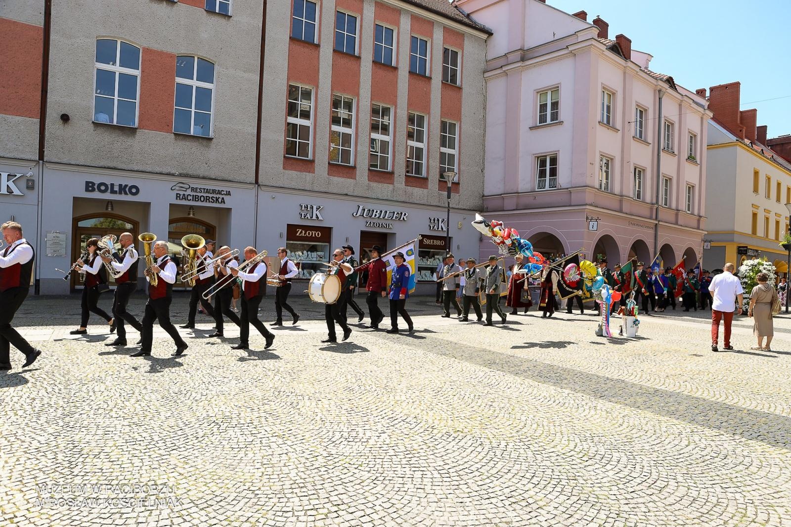 Zdjęcie w galerii na portalu naszraciborz.pl: Niech żyje król! - Intronizacja króla kurkowego w Raciborzu wiadomości z regionu