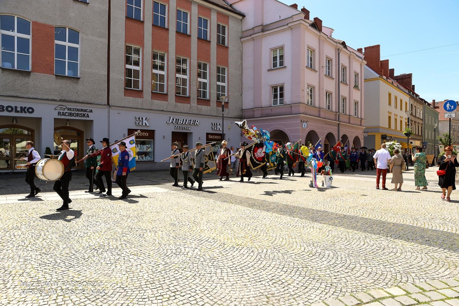 Zdjęcie w galerii na portalu naszraciborz.pl: Niech żyje król! - Intronizacja króla kurkowego w Raciborzu wiadomości z regionu