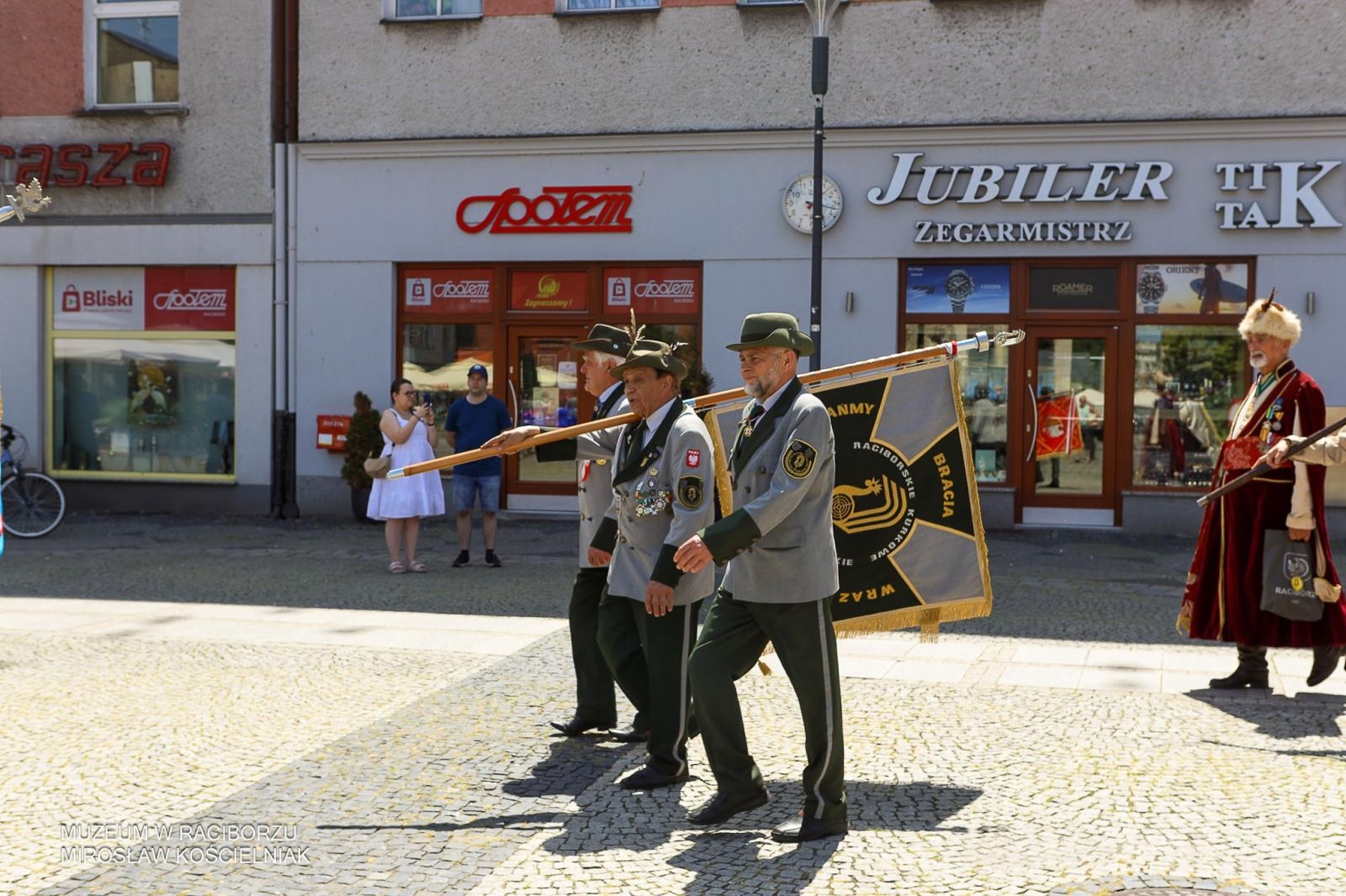 Zdjęcie w galerii na portalu naszraciborz.pl: Niech żyje król! - Intronizacja króla kurkowego w Raciborzu wiadomości z regionu