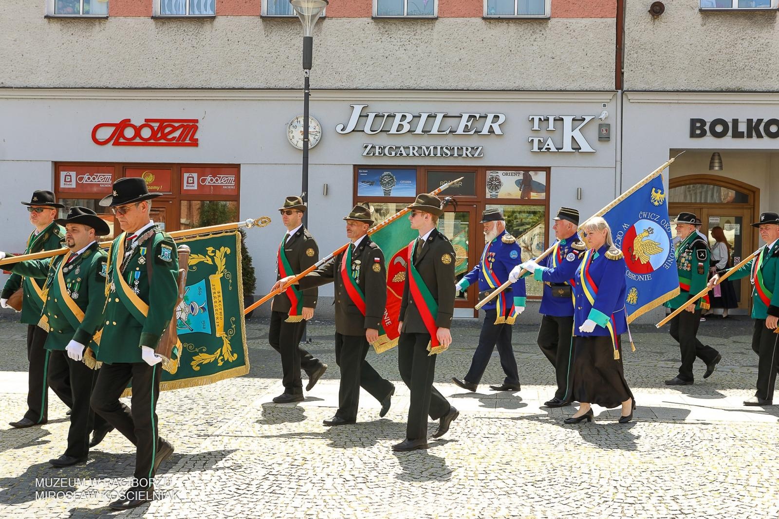 Zdjęcie w galerii na portalu naszraciborz.pl: Niech żyje król! - Intronizacja króla kurkowego w Raciborzu wiadomości z regionu