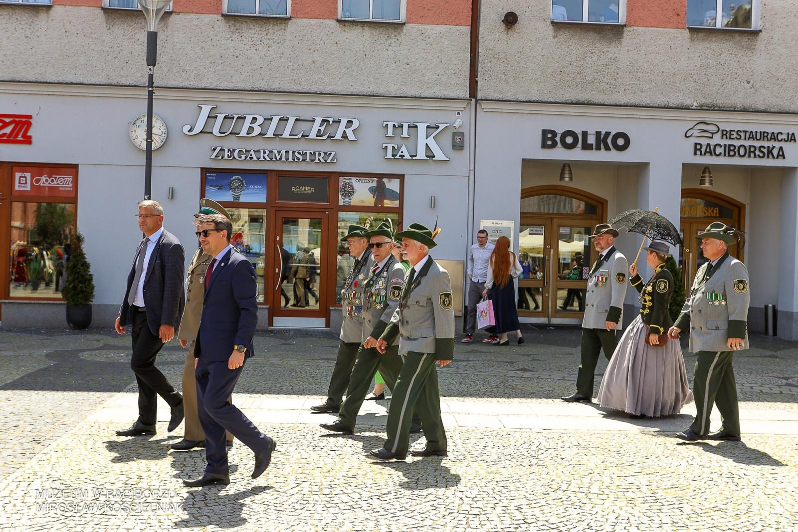 Zdjęcie w galerii na portalu naszraciborz.pl: Niech żyje król! - Intronizacja króla kurkowego w Raciborzu wiadomości z regionu