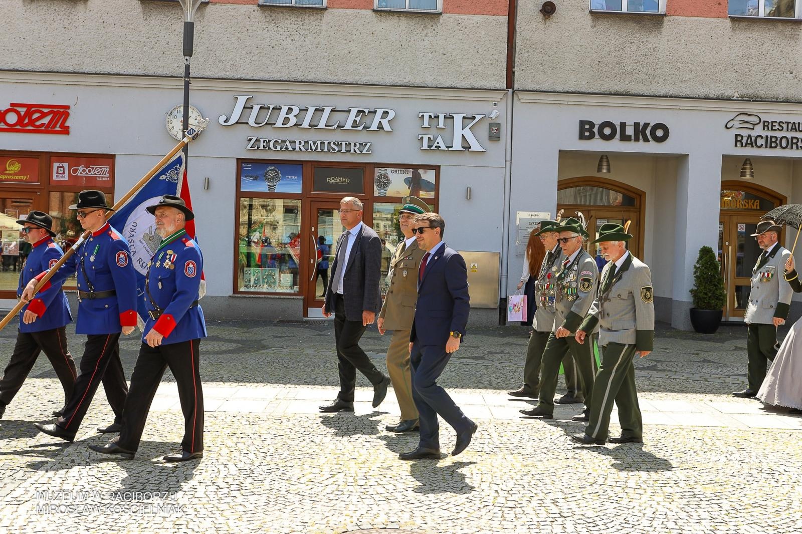 Zdjęcie w galerii na portalu naszraciborz.pl: Niech żyje król! - Intronizacja króla kurkowego w Raciborzu wiadomości z regionu