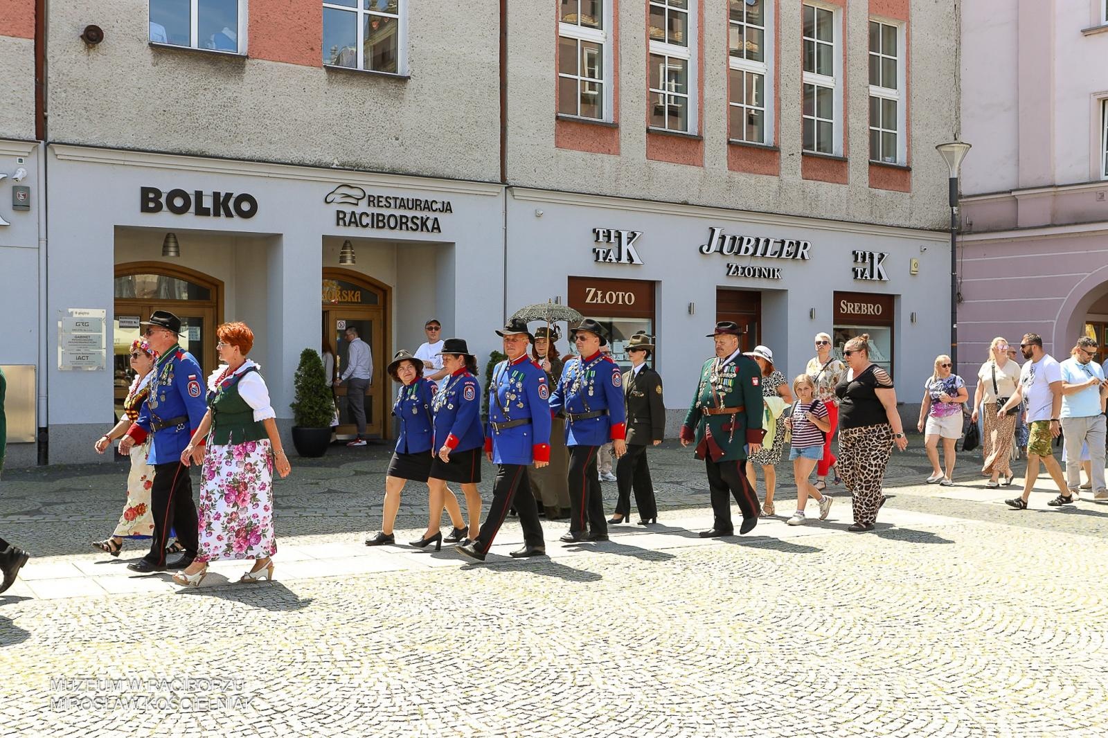Zdjęcie w galerii na portalu naszraciborz.pl: Niech żyje król! - Intronizacja króla kurkowego w Raciborzu wiadomości z regionu