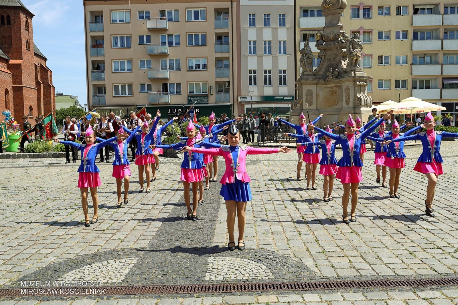 Zdjęcie w galerii na portalu naszraciborz.pl: Niech żyje król! - Intronizacja króla kurkowego w Raciborzu wiadomości z regionu