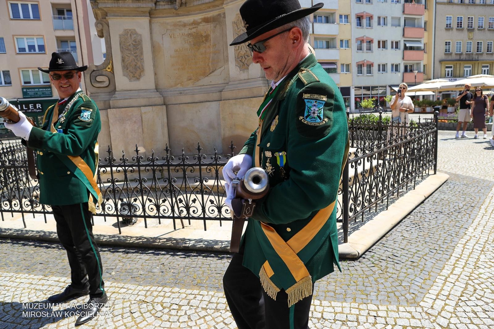 Zdjęcie w galerii na portalu naszraciborz.pl: Niech żyje król! - Intronizacja króla kurkowego w Raciborzu wiadomości z regionu
