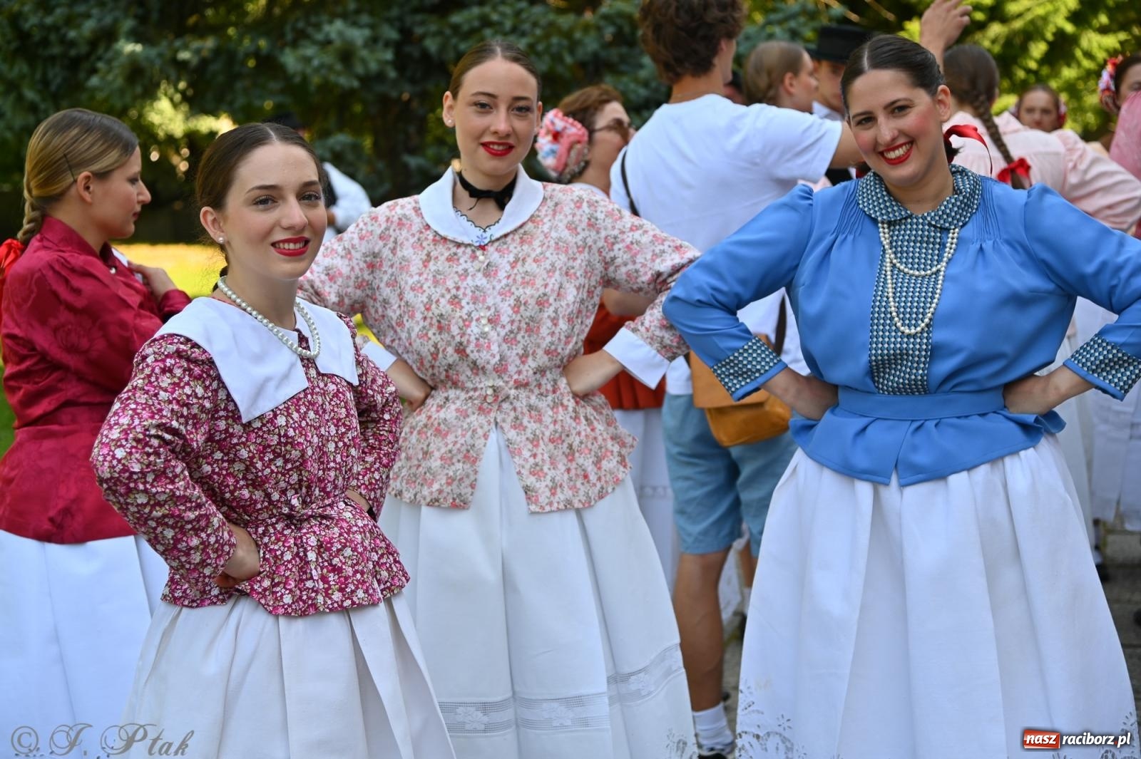 Zdjęcie w galerii na portalu naszraciborz.pl: Msza święta w okrąglaku z udziałem artystów z Chorwacji i Węgier wiadomości z regionu