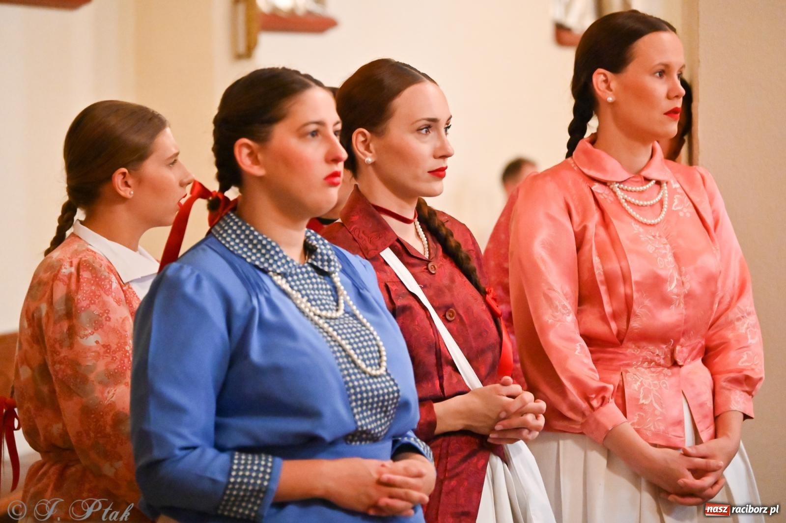 Zdjęcie w galerii na portalu naszraciborz.pl: Msza święta w okrąglaku z udziałem artystów z Chorwacji i Węgier wiadomości z regionu