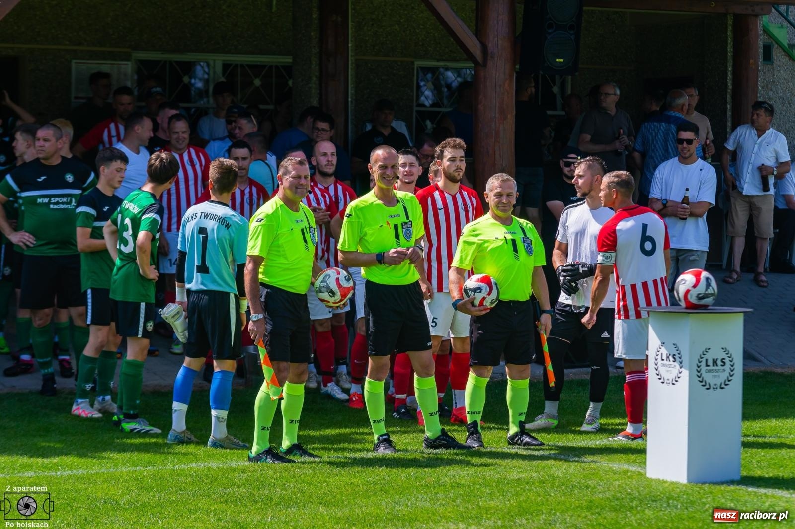 Zdjęcie w galerii na portalu naszraciborz.pl: Derbowe emocje i powrót do A klasy: Owsiszcze górą w barażowym starciu z rezerwami Tworkowa [FOTO] wiadomości z regionu