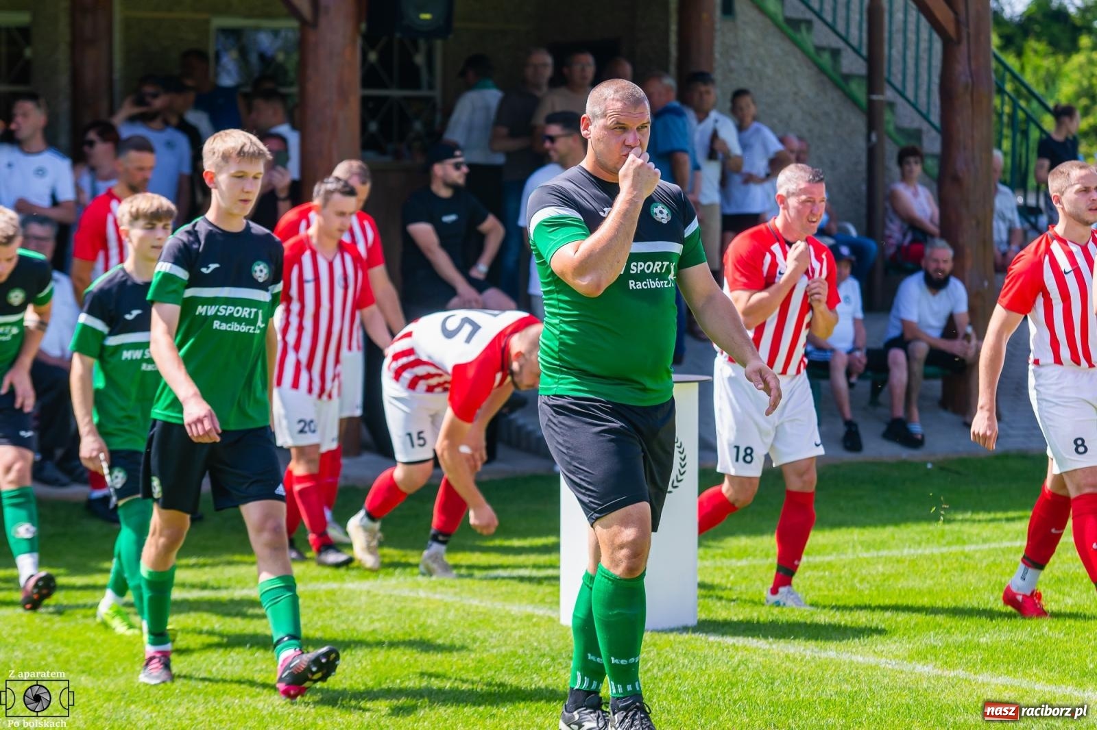 Zdjęcie w galerii na portalu naszraciborz.pl: Derbowe emocje i powrót do A klasy: Owsiszcze górą w barażowym starciu z rezerwami Tworkowa [FOTO] wiadomości z regionu