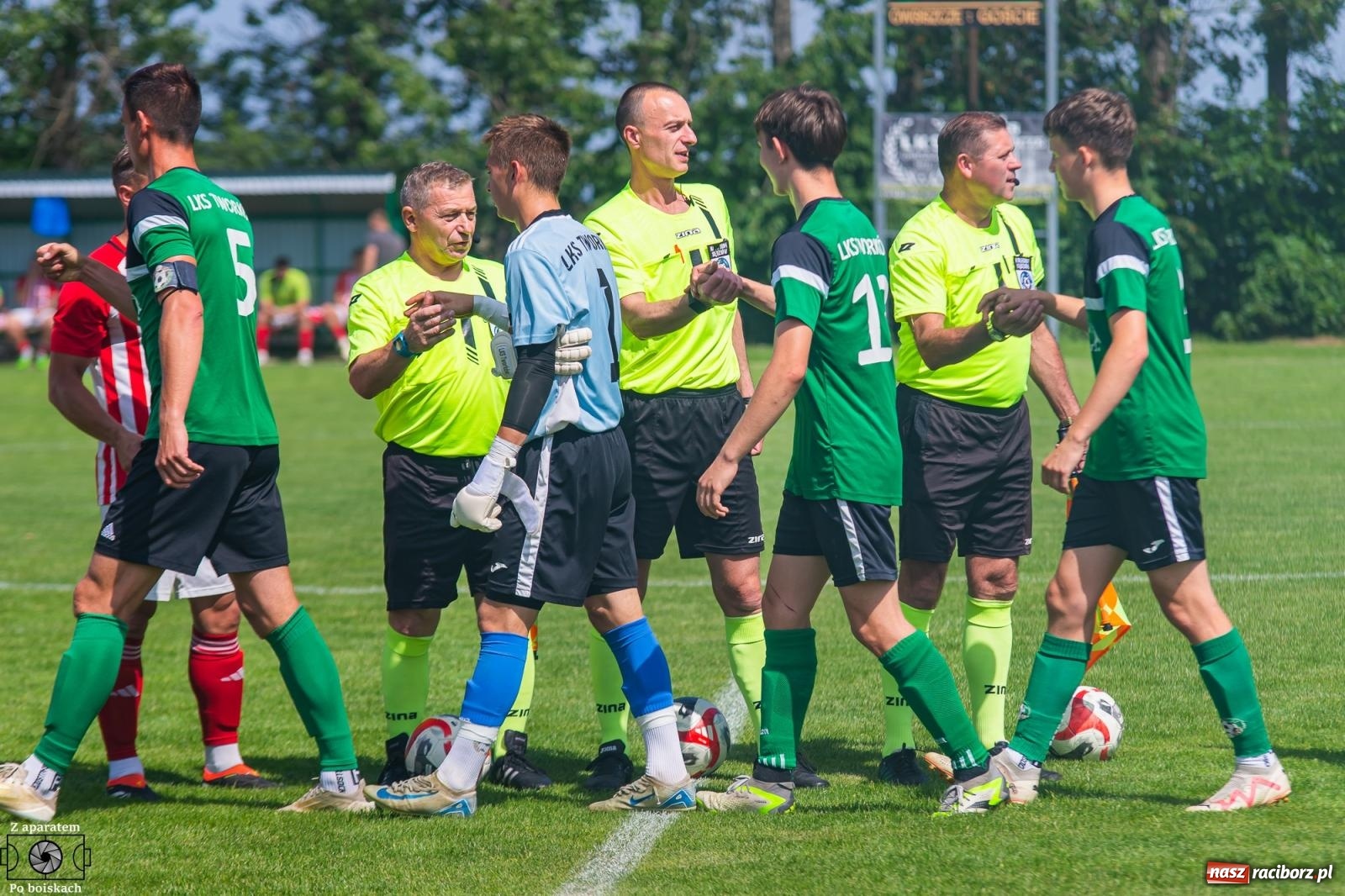 Zdjęcie w galerii na portalu naszraciborz.pl: Derbowe emocje i powrót do A klasy: Owsiszcze górą w barażowym starciu z rezerwami Tworkowa [FOTO] wiadomości z regionu