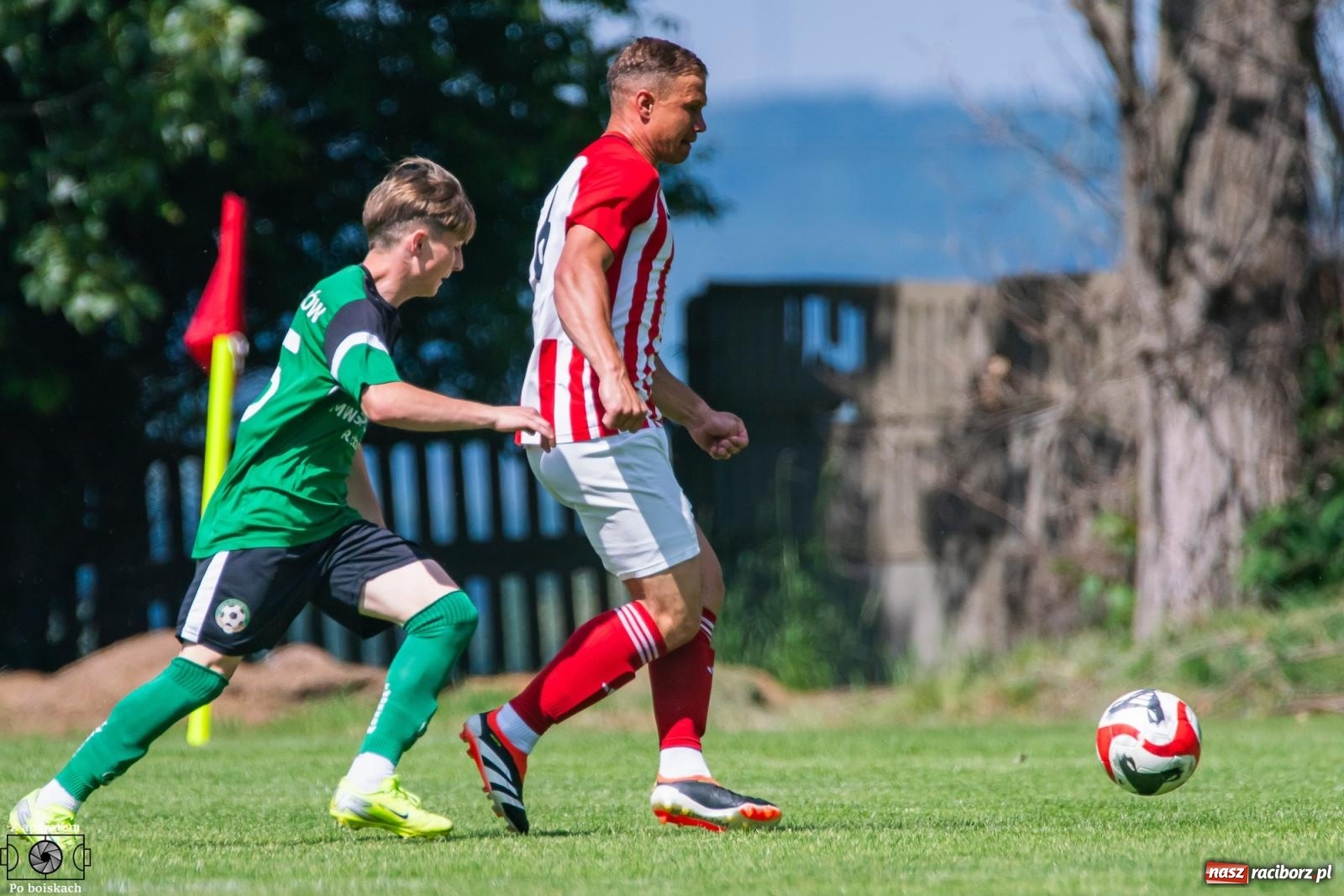 Zdjęcie w galerii na portalu naszraciborz.pl: Derbowe emocje i powrót do A klasy: Owsiszcze górą w barażowym starciu z rezerwami Tworkowa [FOTO] wiadomości z regionu