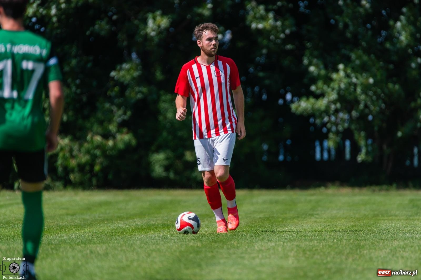 Zdjęcie w galerii na portalu naszraciborz.pl: Derbowe emocje i powrót do A klasy: Owsiszcze górą w barażowym starciu z rezerwami Tworkowa [FOTO] wiadomości z regionu