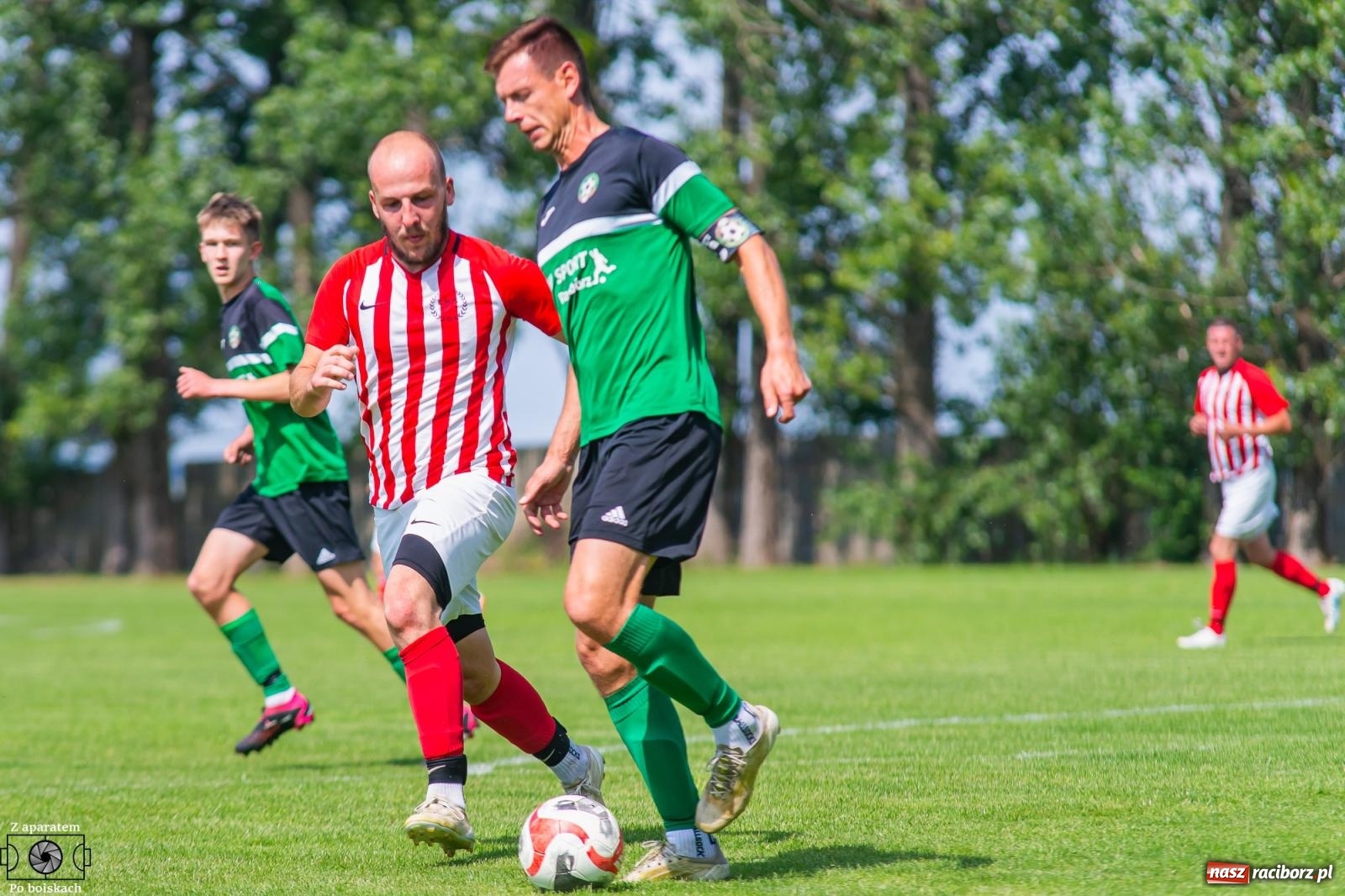 Zdjęcie w galerii na portalu naszraciborz.pl: Derbowe emocje i powrót do A klasy: Owsiszcze górą w barażowym starciu z rezerwami Tworkowa [FOTO] wiadomości z regionu