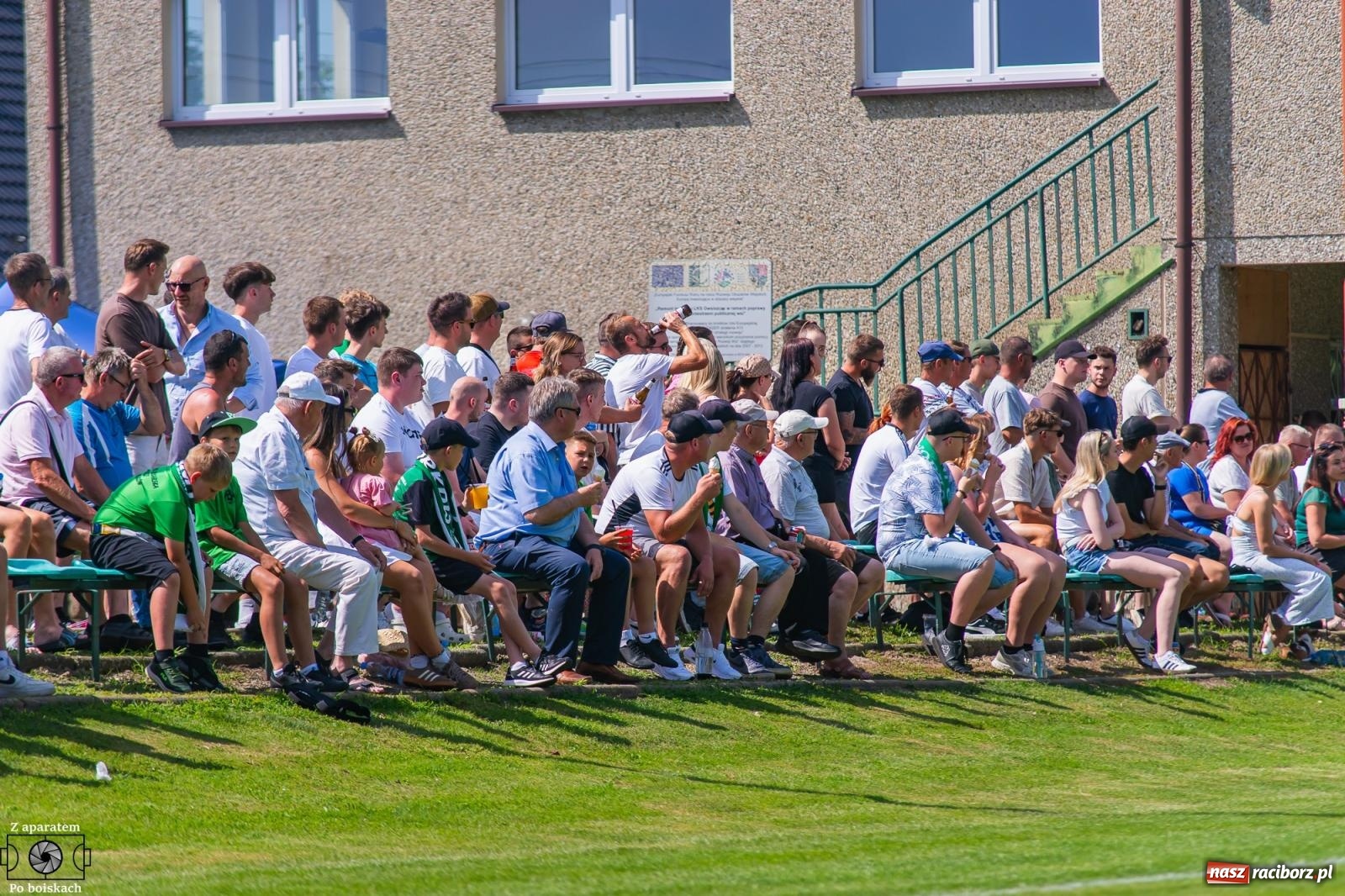 Zdjęcie w galerii na portalu naszraciborz.pl: Derbowe emocje i powrót do A klasy: Owsiszcze górą w barażowym starciu z rezerwami Tworkowa [FOTO] wiadomości z regionu