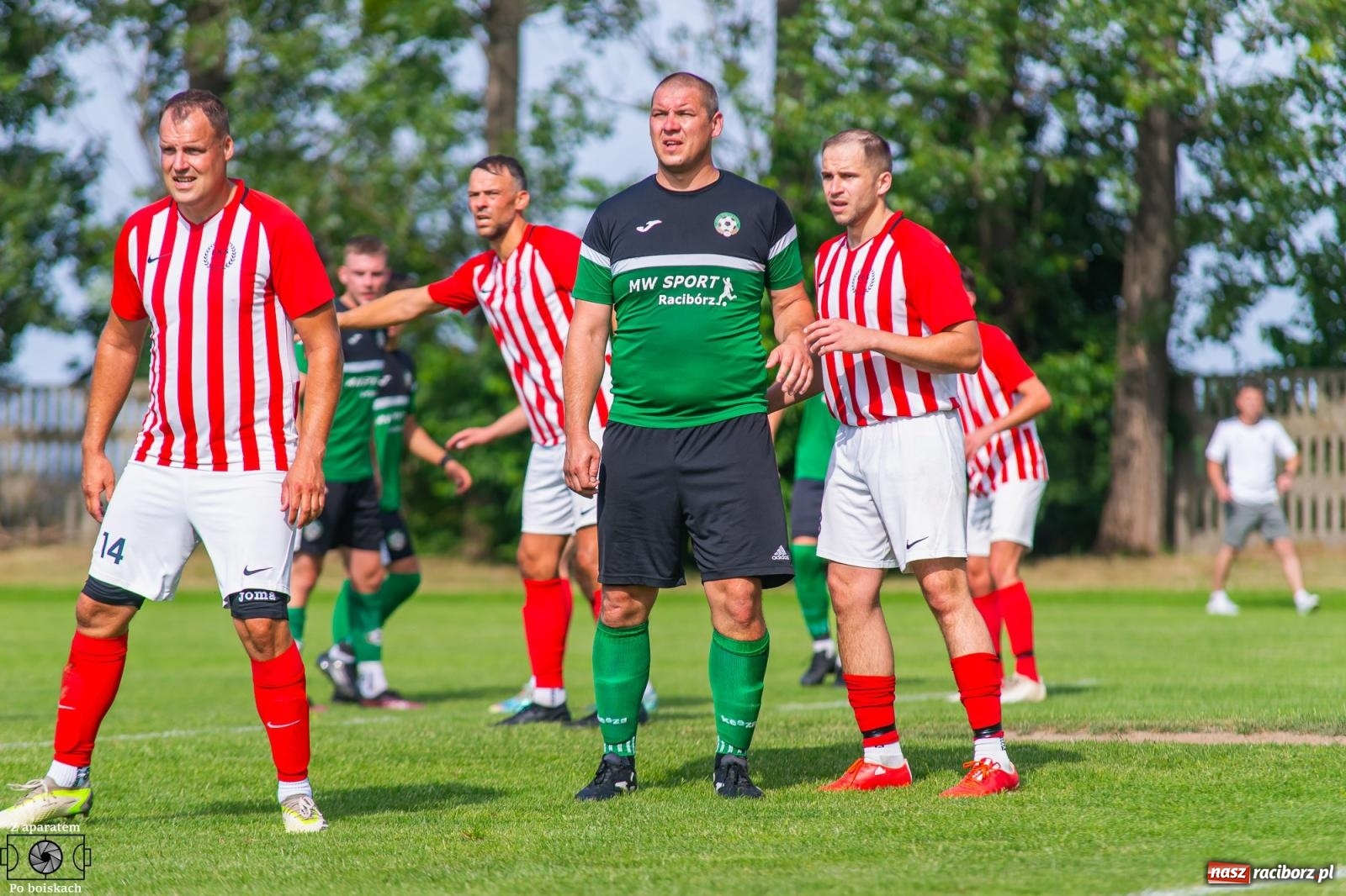 Zdjęcie w galerii na portalu naszraciborz.pl: Derbowe emocje i powrót do A klasy: Owsiszcze górą w barażowym starciu z rezerwami Tworkowa [FOTO] wiadomości z regionu