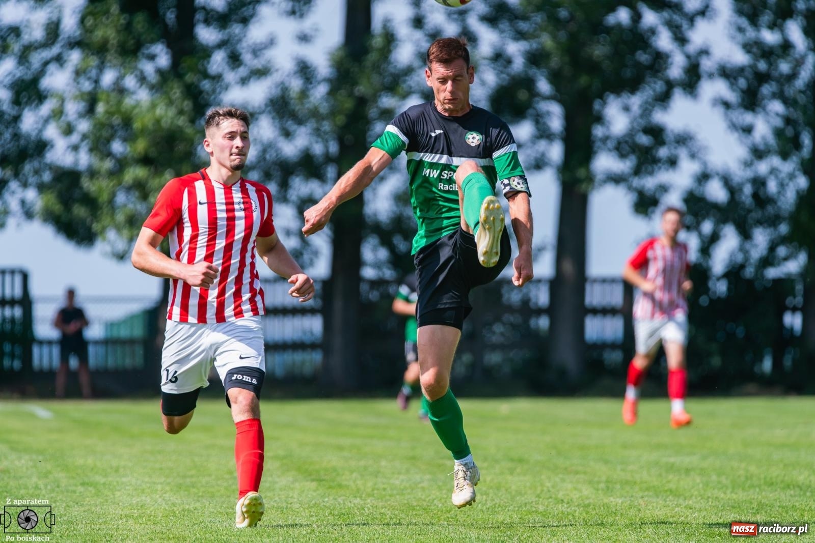 Zdjęcie w galerii na portalu naszraciborz.pl: Derbowe emocje i powrót do A klasy: Owsiszcze górą w barażowym starciu z rezerwami Tworkowa [FOTO] wiadomości z regionu