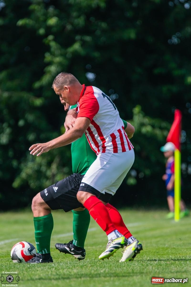 Zdjęcie w galerii na portalu naszraciborz.pl: Derbowe emocje i powrót do A klasy: Owsiszcze górą w barażowym starciu z rezerwami Tworkowa [FOTO] wiadomości z regionu
