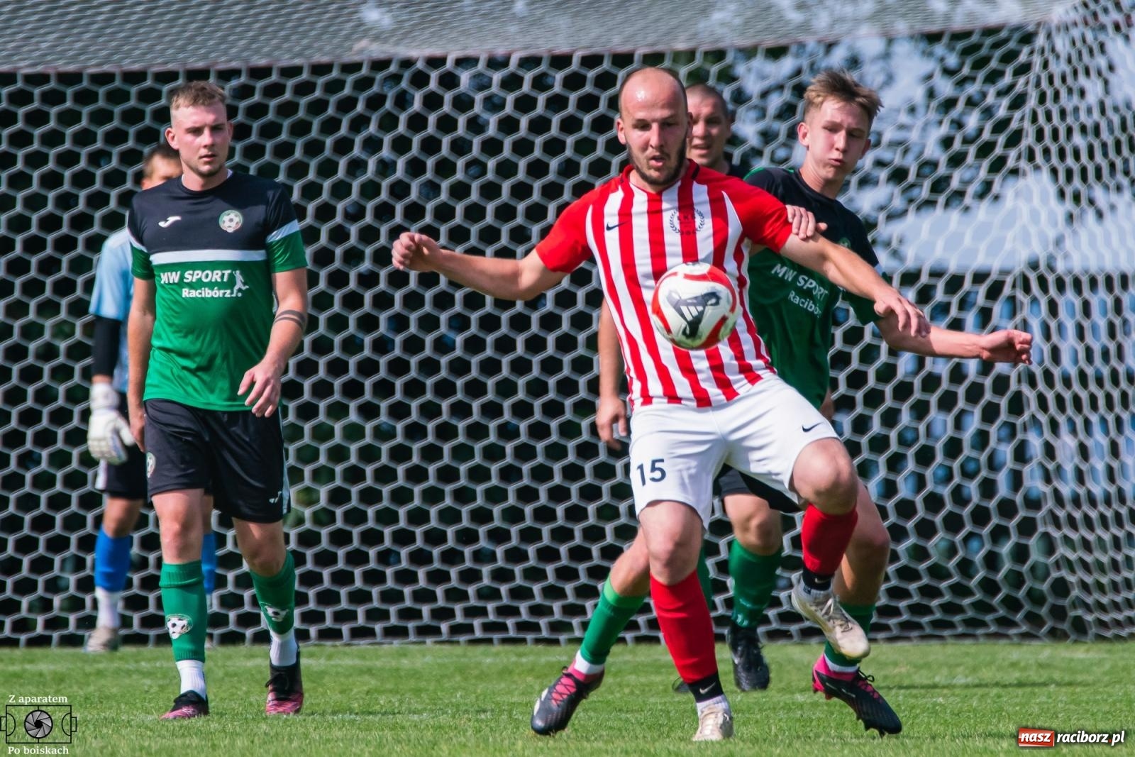 Zdjęcie w galerii na portalu naszraciborz.pl: Derbowe emocje i powrót do A klasy: Owsiszcze górą w barażowym starciu z rezerwami Tworkowa [FOTO] wiadomości z regionu