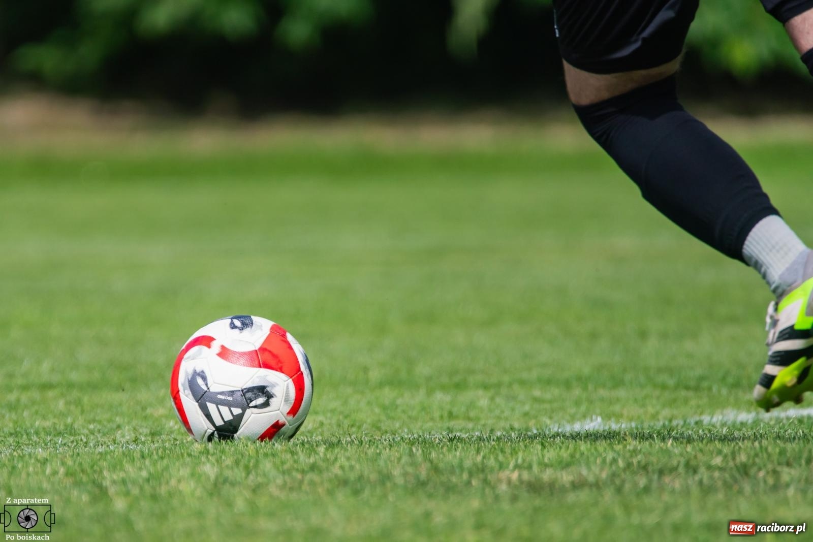 Zdjęcie w galerii na portalu naszraciborz.pl: Derbowe emocje i powrót do A klasy: Owsiszcze górą w barażowym starciu z rezerwami Tworkowa [FOTO] wiadomości z regionu