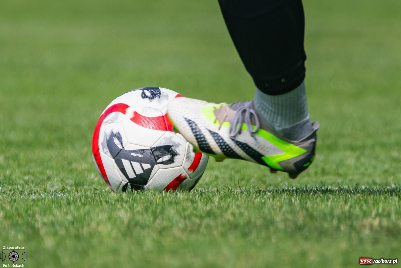 Zdjęcie w galerii na portalu naszraciborz.pl: Derbowe emocje i powrót do A klasy: Owsiszcze górą w barażowym starciu z rezerwami Tworkowa [FOTO] wiadomości z regionu