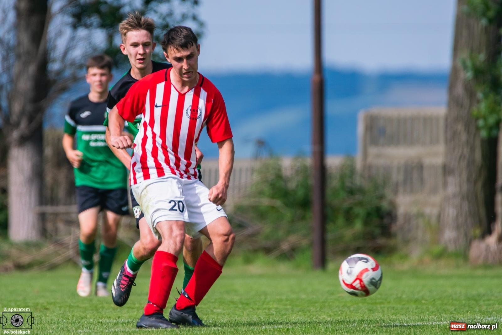 Zdjęcie w galerii na portalu naszraciborz.pl: Derbowe emocje i powrót do A klasy: Owsiszcze górą w barażowym starciu z rezerwami Tworkowa [FOTO] wiadomości z regionu