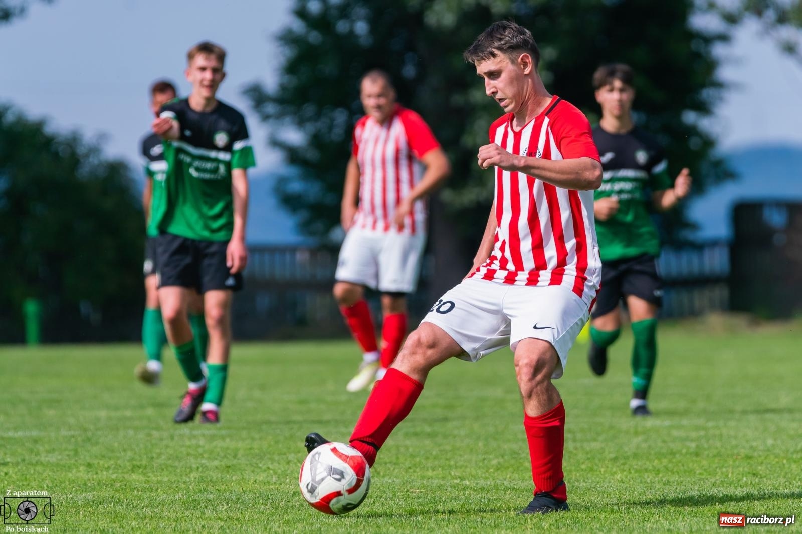 Zdjęcie w galerii na portalu naszraciborz.pl: Derbowe emocje i powrót do A klasy: Owsiszcze górą w barażowym starciu z rezerwami Tworkowa [FOTO] wiadomości z regionu