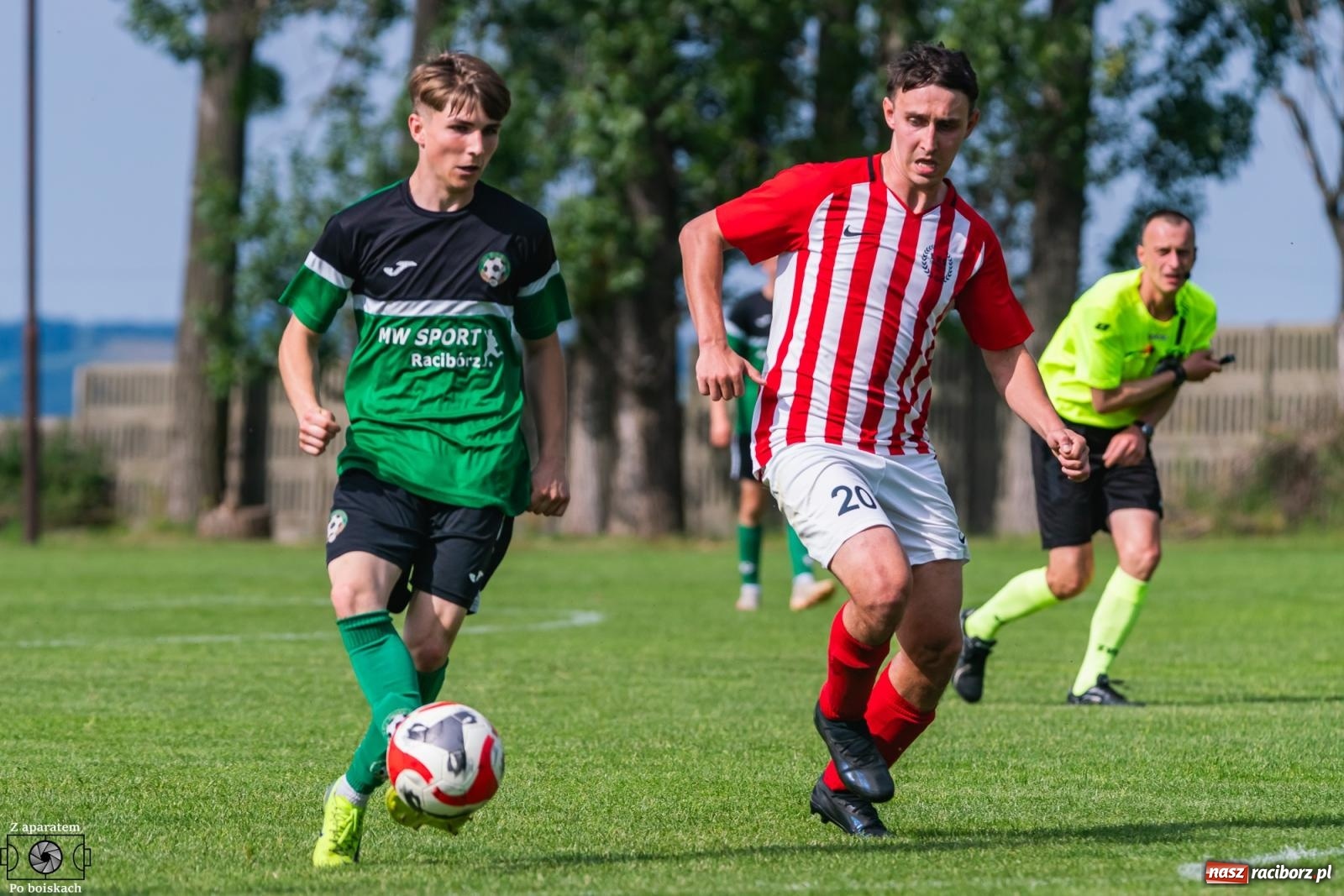 Zdjęcie w galerii na portalu naszraciborz.pl: Derbowe emocje i powrót do A klasy: Owsiszcze górą w barażowym starciu z rezerwami Tworkowa [FOTO] wiadomości z regionu