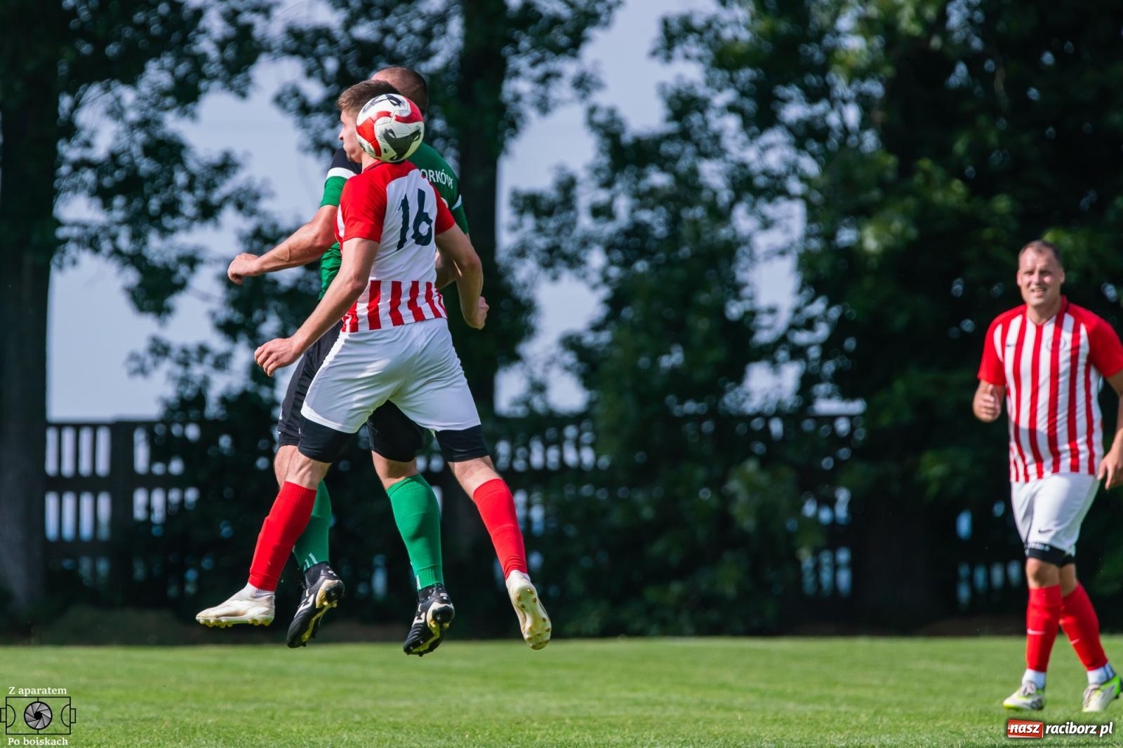 Zdjęcie w galerii na portalu naszraciborz.pl: Derbowe emocje i powrót do A klasy: Owsiszcze górą w barażowym starciu z rezerwami Tworkowa [FOTO] wiadomości z regionu