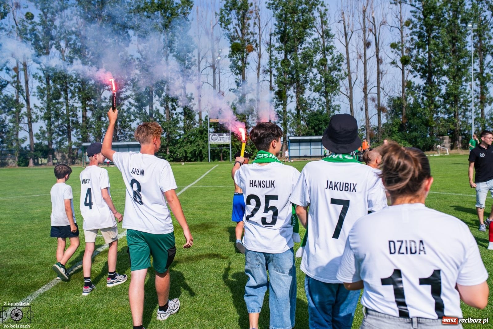 Zdjęcie w galerii na portalu naszraciborz.pl: Derbowe emocje i powrót do A klasy: Owsiszcze górą w barażowym starciu z rezerwami Tworkowa [FOTO] wiadomości z regionu