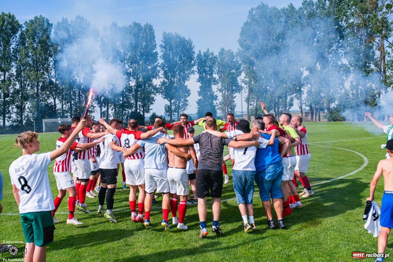 Zdjęcie w galerii na portalu naszraciborz.pl: Derbowe emocje i powrót do A klasy: Owsiszcze górą w barażowym starciu z rezerwami Tworkowa [FOTO] wiadomości z regionu