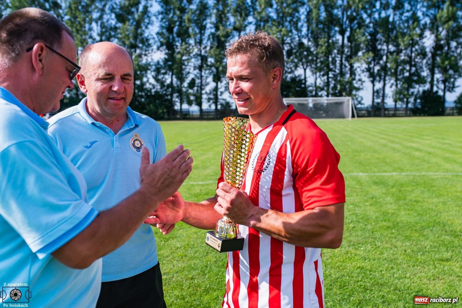 Zdjęcie w galerii na portalu naszraciborz.pl: Derbowe emocje i powrót do A klasy: Owsiszcze górą w barażowym starciu z rezerwami Tworkowa [FOTO] wiadomości z regionu