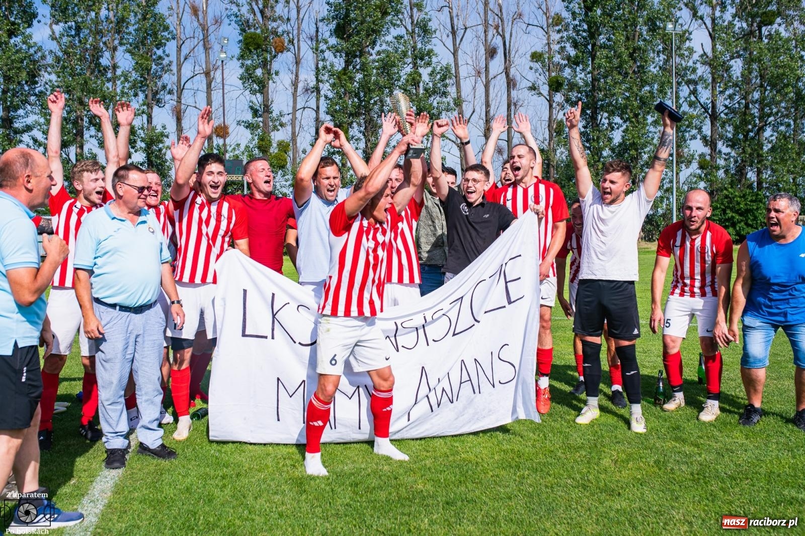 Zdjęcie w galerii na portalu naszraciborz.pl: Derbowe emocje i powrót do A klasy: Owsiszcze górą w barażowym starciu z rezerwami Tworkowa [FOTO] wiadomości z regionu