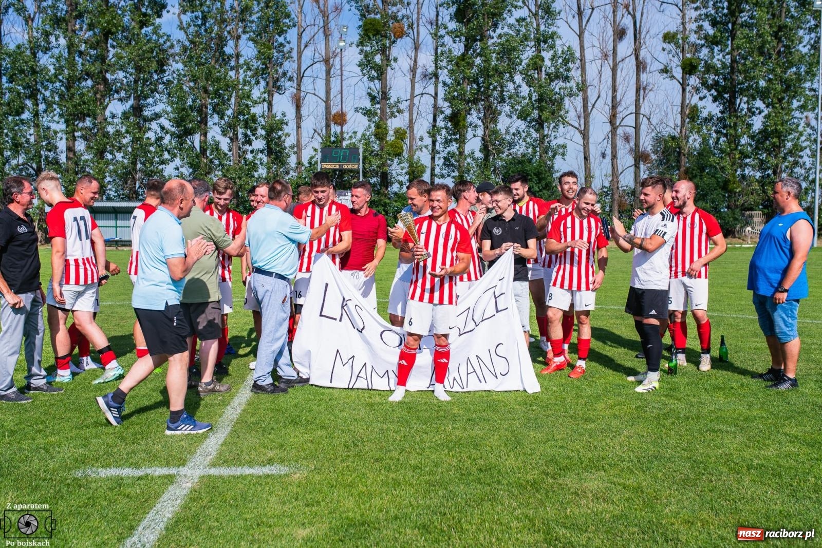 Zdjęcie w galerii na portalu naszraciborz.pl: Derbowe emocje i powrót do A klasy: Owsiszcze górą w barażowym starciu z rezerwami Tworkowa [FOTO] wiadomości z regionu