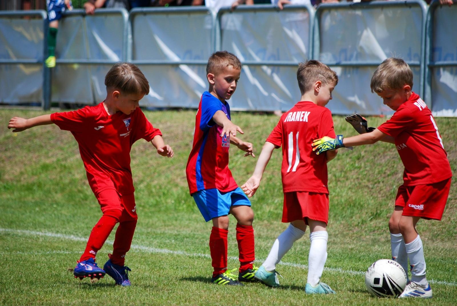 Zdjęcie w galerii na portalu naszraciborz.pl: Międzynarodowy turniej piłkarski w Nędzy – ponad 500 dzieci na boiskach wiadomości z regionu