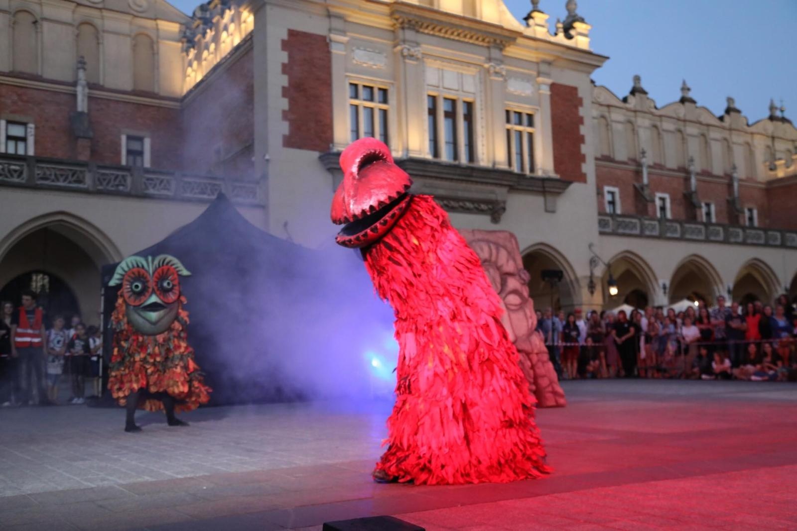 Zdjęcie w galerii na portalu naszraciborz.pl: Noc tajemnic i ognia na Zamku Piastowskim już w sobotę — magia i sztuka po zmierzchu z Krakowskim Teatrem Ulicznym Scena Kalejdoskop [ZAPROSZENIE] wiadomości z regionu
