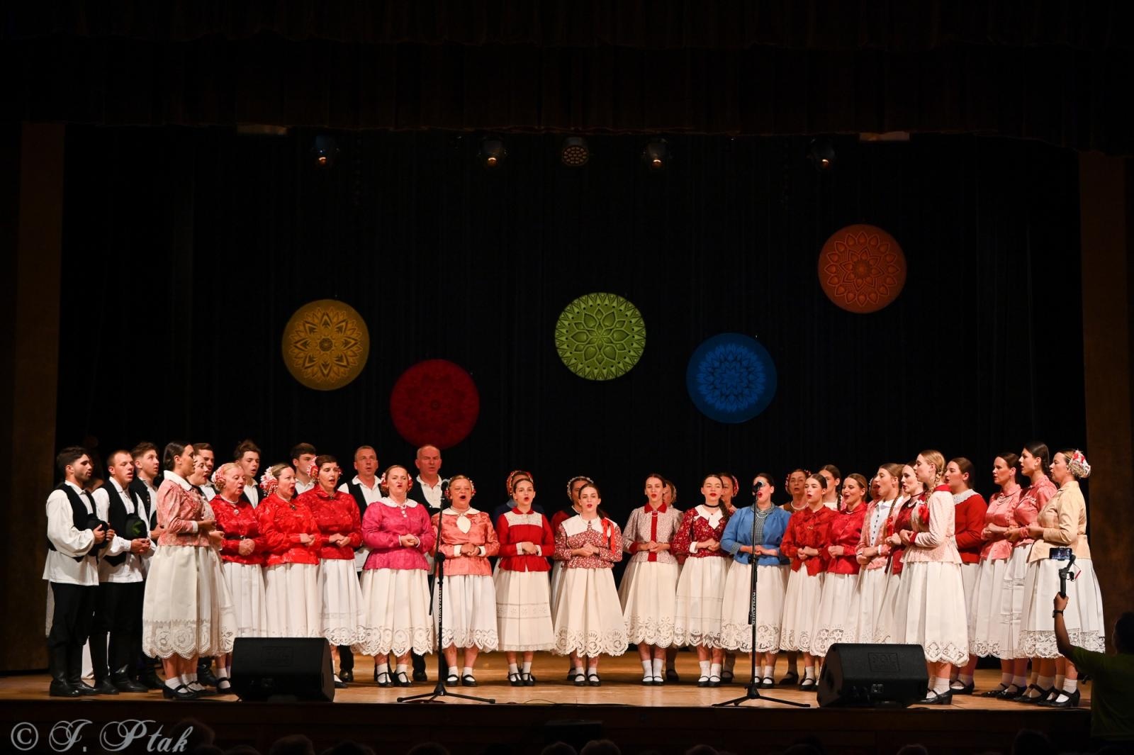 Zdjęcie w galerii na portalu naszraciborz.pl: Koncert w RCK zakończył XXIII Międzynarodowe Spotkania Artystyczne Śląsk – kraina wielu kultur wiadomości z regionu