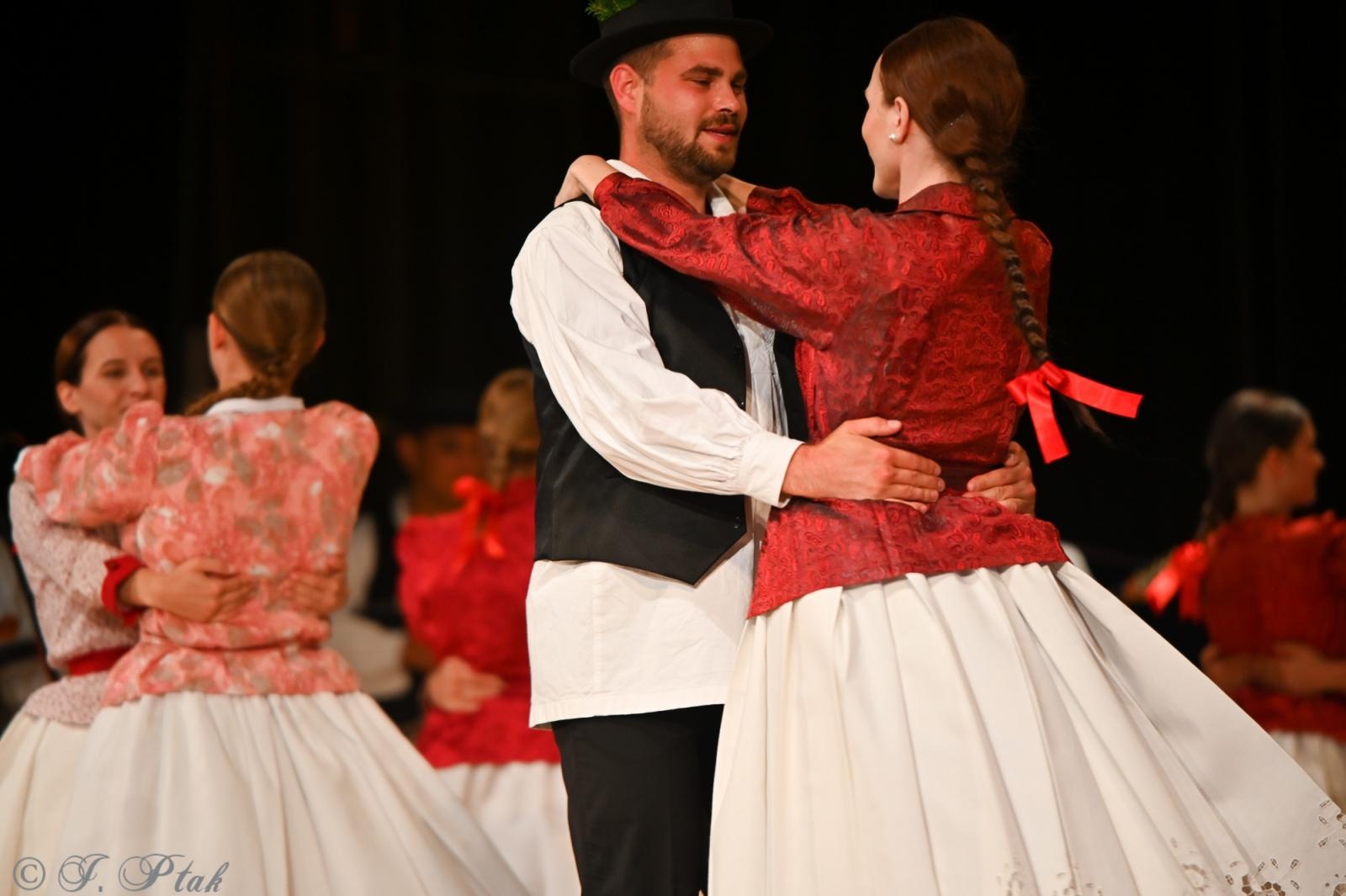 Zdjęcie w galerii na portalu naszraciborz.pl: Koncert w RCK zakończył XXIII Międzynarodowe Spotkania Artystyczne Śląsk – kraina wielu kultur wiadomości z regionu