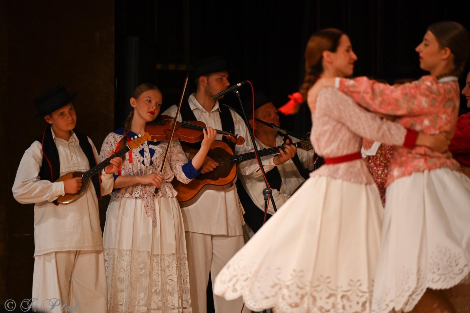 Zdjęcie w galerii na portalu naszraciborz.pl: Koncert w RCK zakończył XXIII Międzynarodowe Spotkania Artystyczne Śląsk – kraina wielu kultur wiadomości z regionu