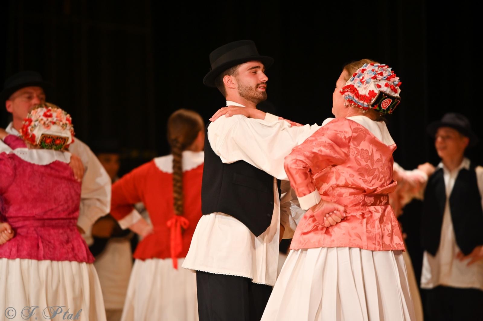 Zdjęcie w galerii na portalu naszraciborz.pl: Koncert w RCK zakończył XXIII Międzynarodowe Spotkania Artystyczne Śląsk – kraina wielu kultur wiadomości z regionu